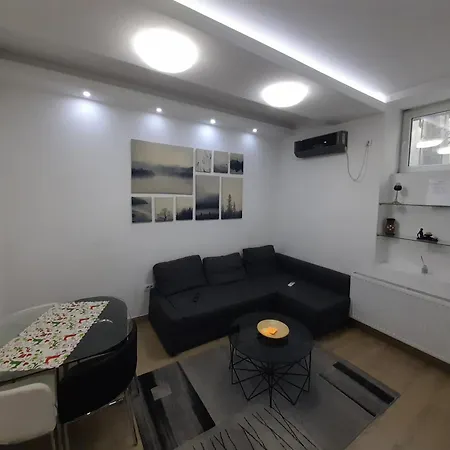 Xenia1 Apartament *